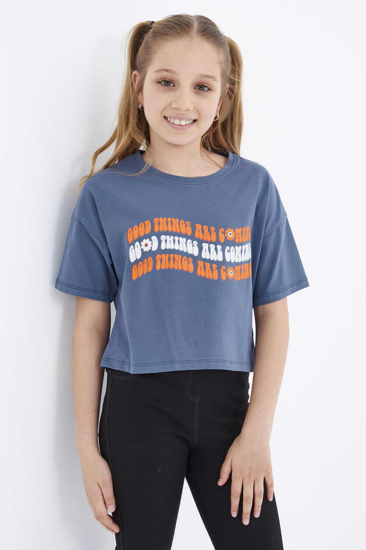 Tricou scurt Tommylife Wholesale, culoare petrol, supradimensionat, cu text colorat, imprimat, cu umeri jos, guler O, pentru fete - 75038