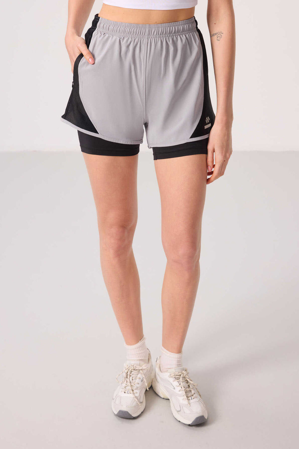 Tommylife Toptan Polyester Gizli Cep Fermuarlı Standart Kalıp Kadın İçi Taytlı Şort - 91015 Taş