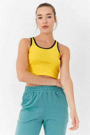 Tommylife Toptan Sarı Basic Sıfır Kol Dar Kalıp U Yaka Kadın Crop Top Atlet - 97162