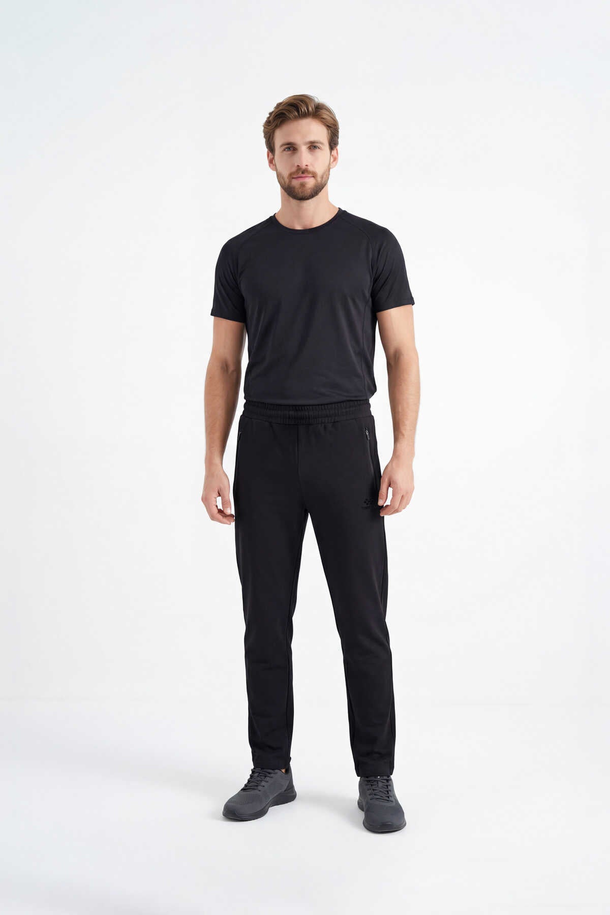 Pantaloni de trening negri Tommylife Wholesale, stil clasic, cu buzunare și fermoar, mărime mare, pentru bărbați - 84508
