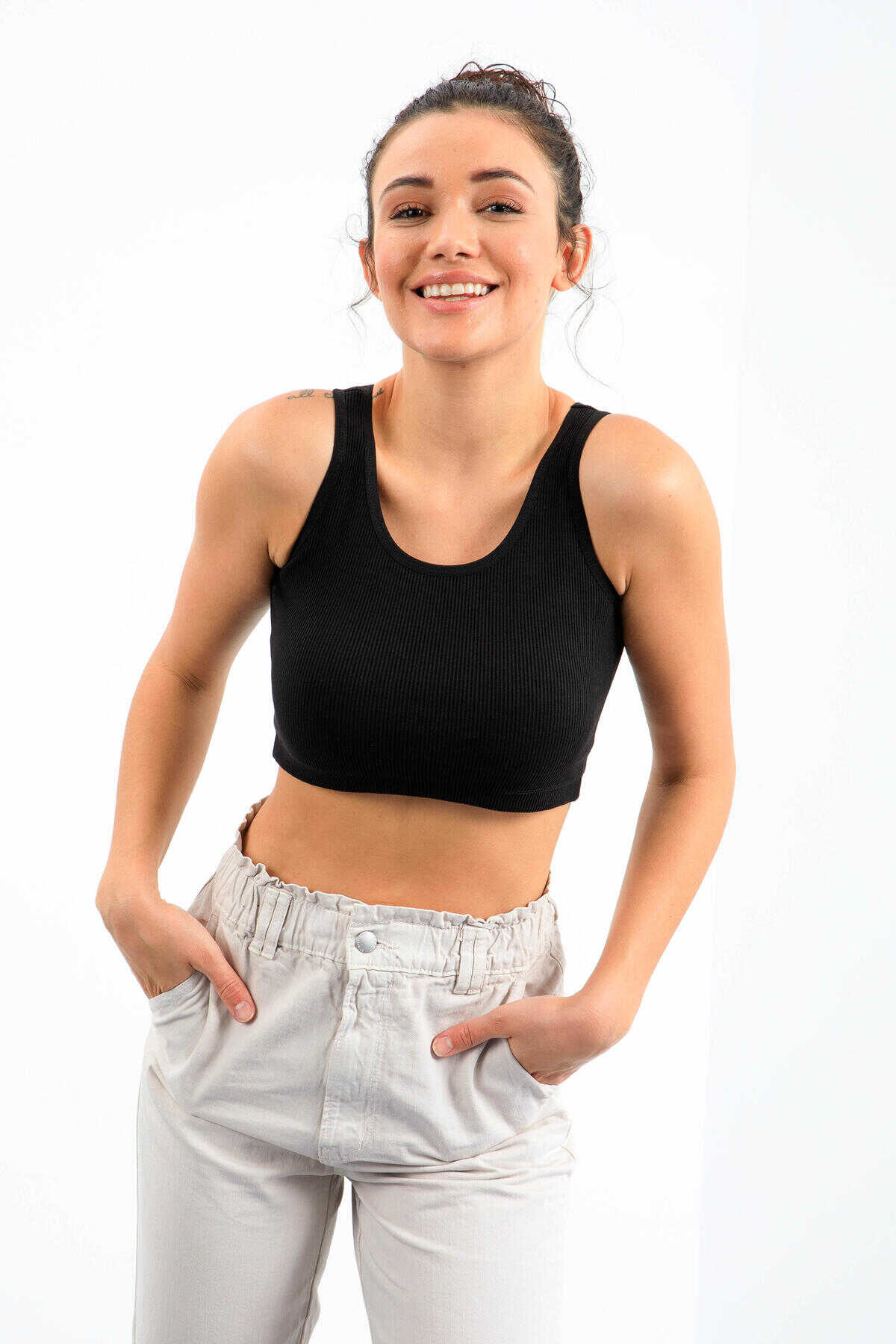 Maiou scurt pentru femei, fără mâneci, croială slim fit, cu decolteu în U, Tommylife Wholesale, negru - 97160