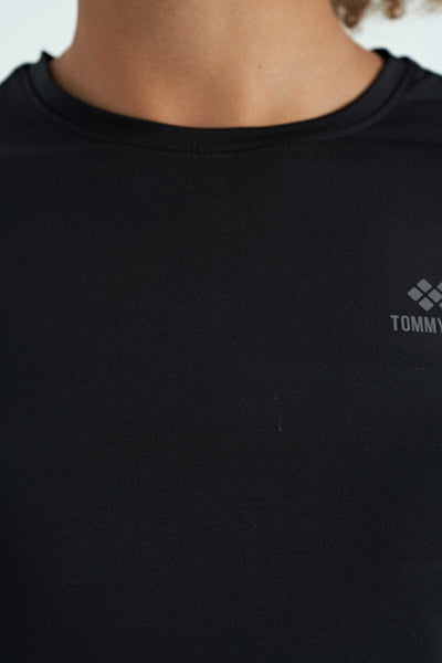 Tommylife Toptan Siyah Sırt Yırtmaç Detaylı O Yaka Kısa Kollu Standart Kalıp Kadın T-Shirt - 97267