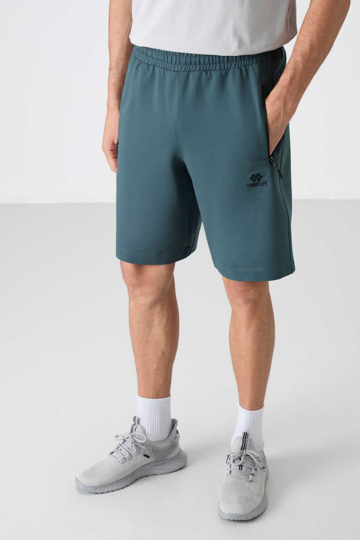 Tommylife Wholesale Standard Fit Basic Men's Shorts 81136 Forest Green