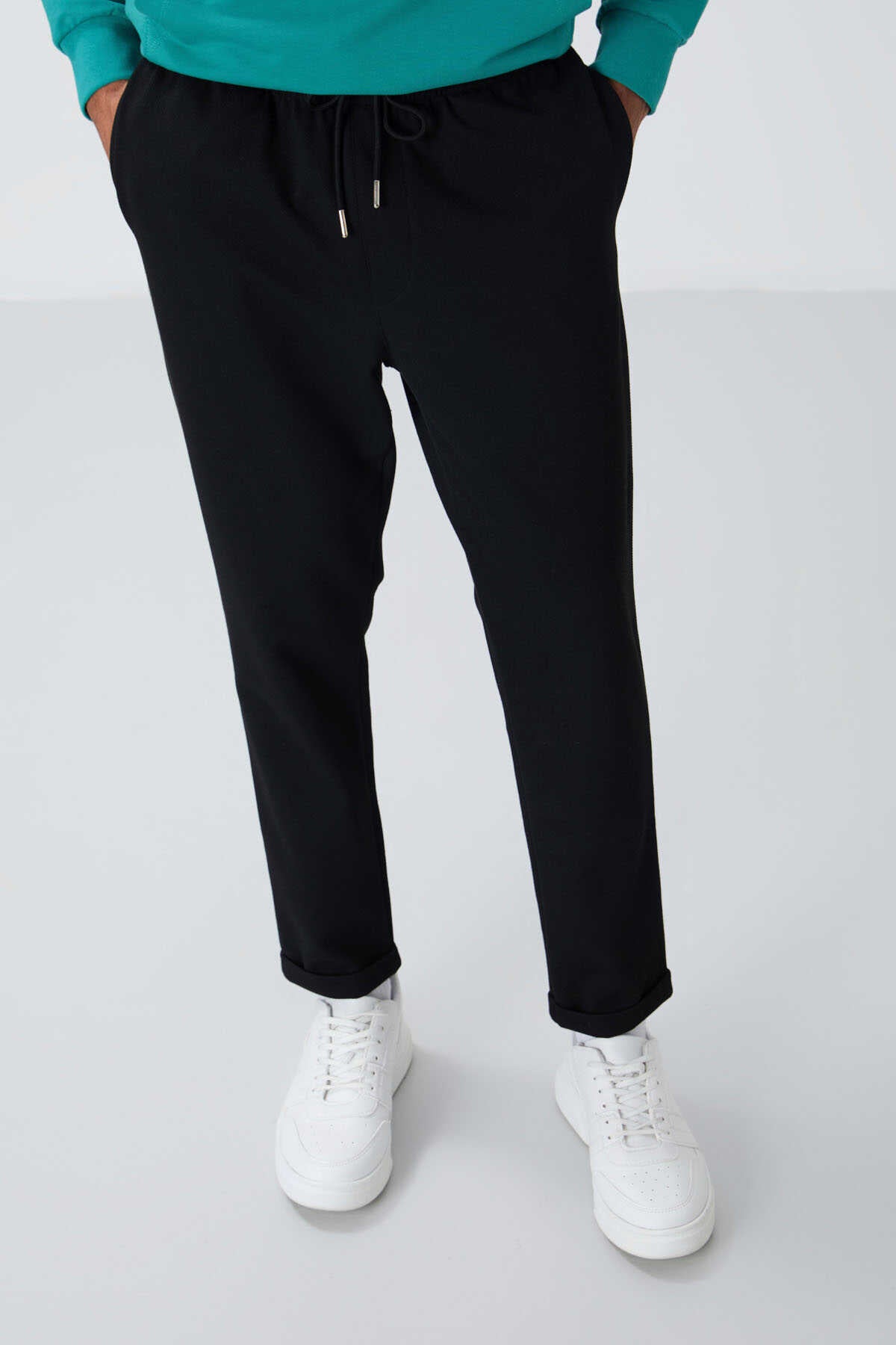 Pantaloni de trening Tommylife Wholesale Standard Fit pentru bărbați 82154 Negri