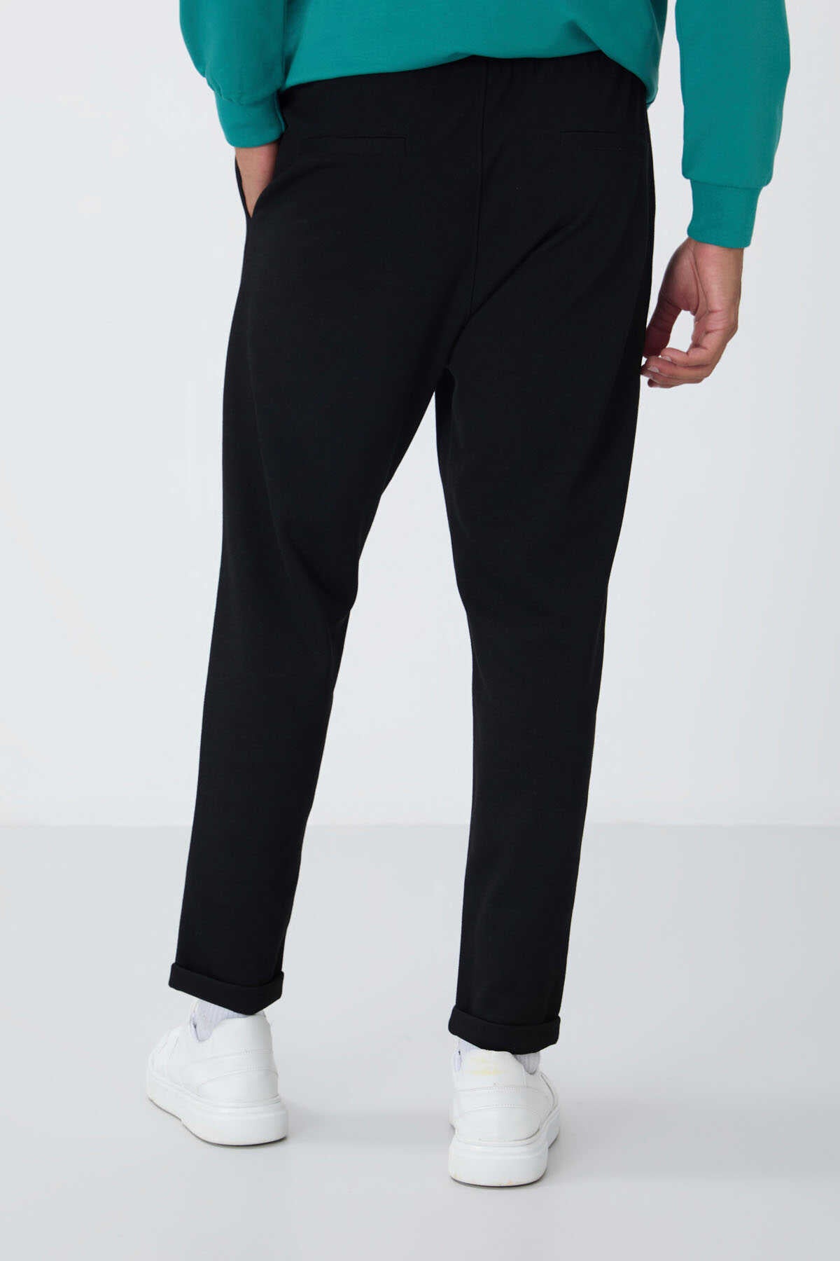Pantaloni de trening Tommylife Wholesale Standard Fit pentru bărbați 82154 Negri