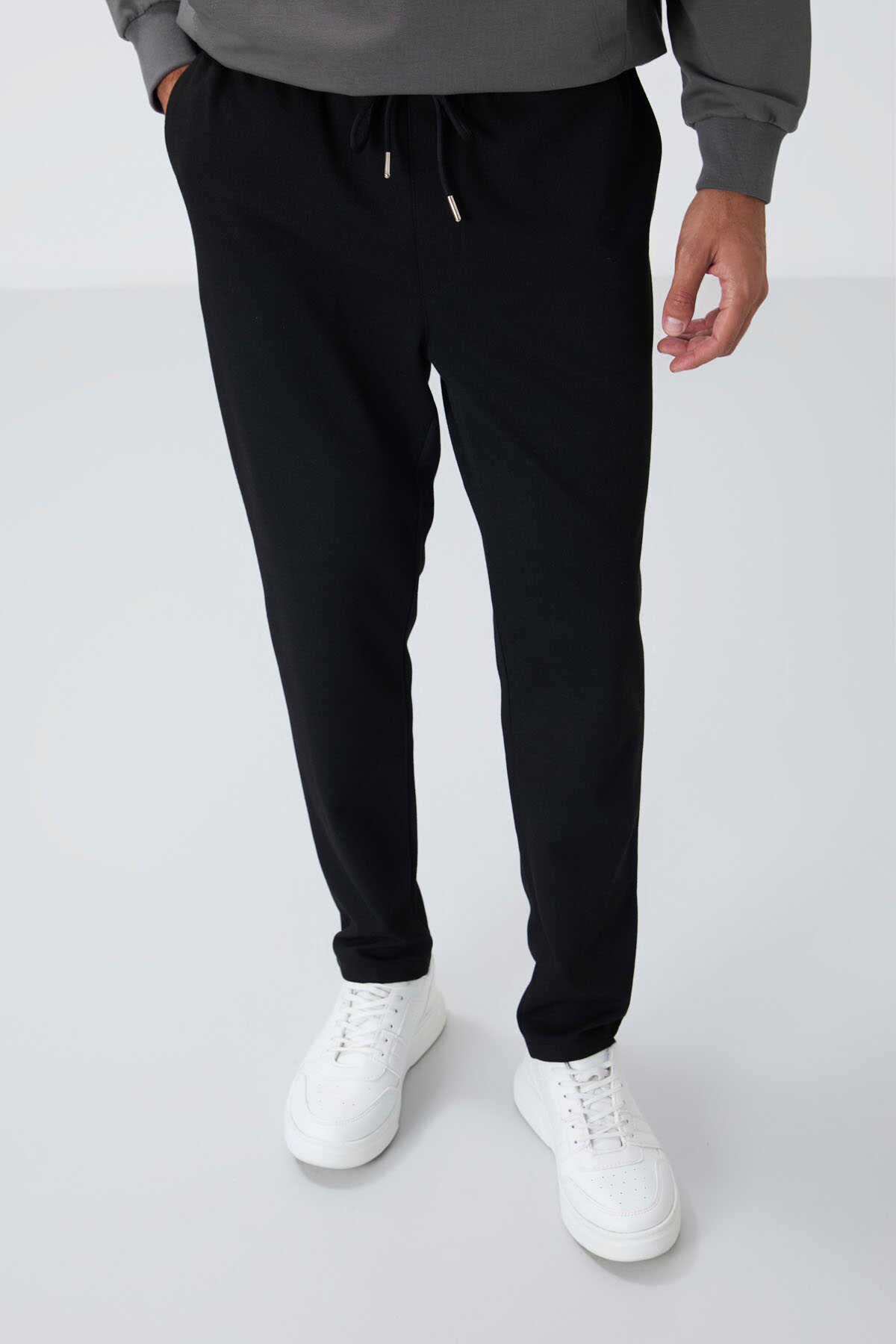 Pantaloni de trening Tommylife Wholesale Standard Fit pentru bărbați 82155 Negri