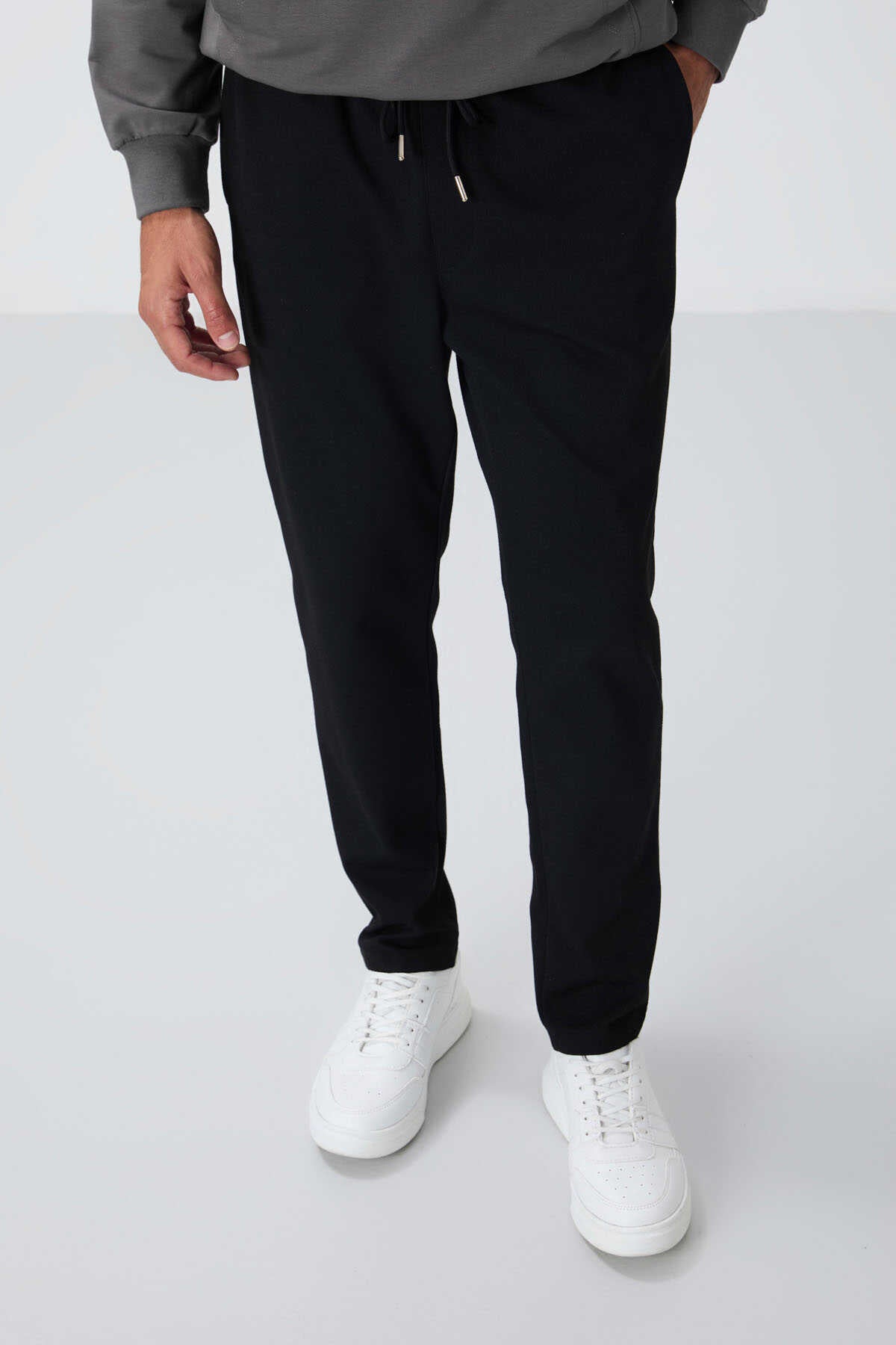 Pantaloni de trening Tommylife Wholesale Standard Fit pentru bărbați 82155 Negri