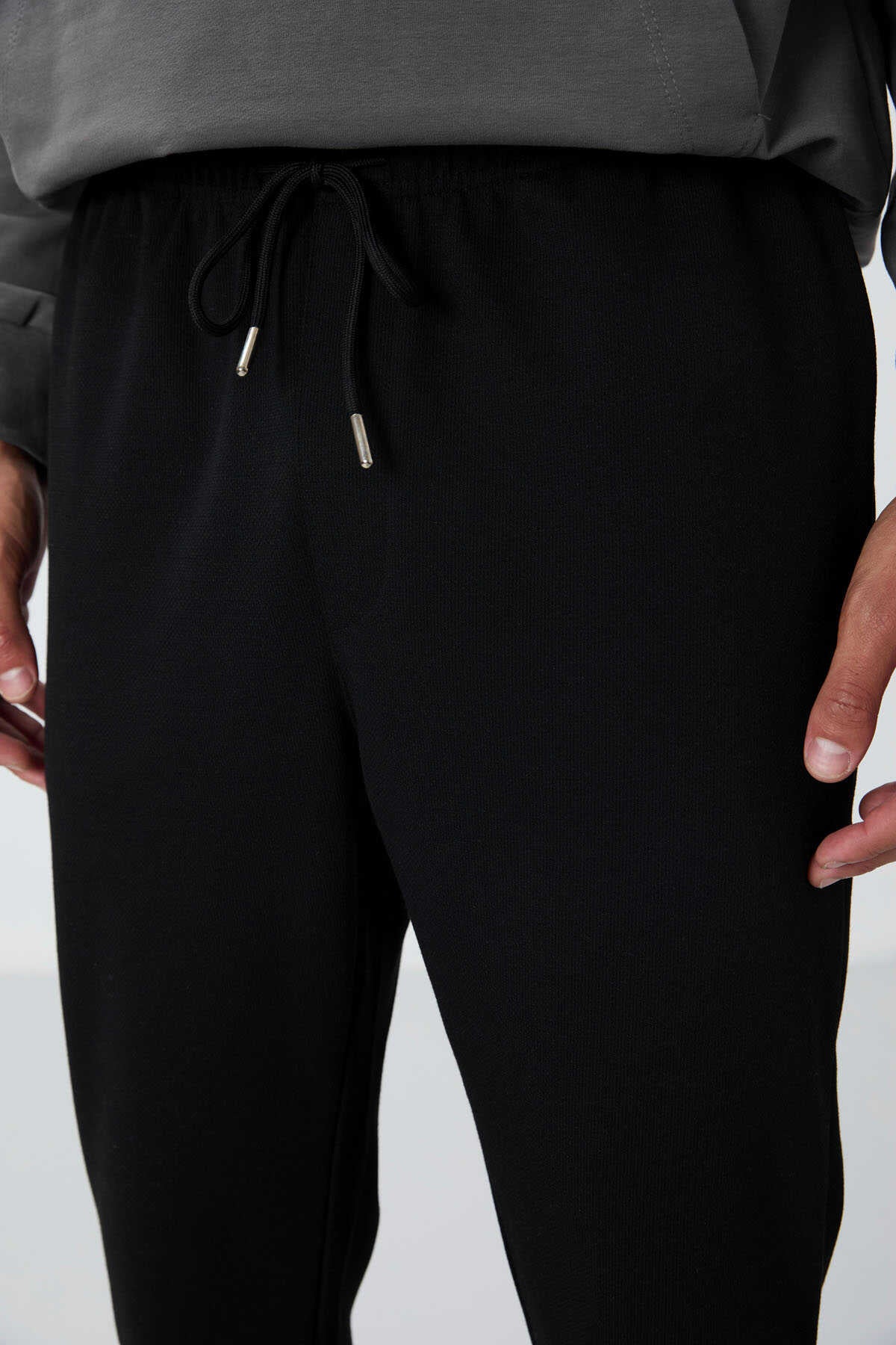 Pantaloni de trening Tommylife Wholesale Standard Fit pentru bărbați 82155 Negri