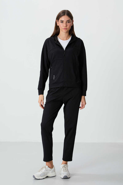 Set trening Tommylife Wholesale Standard Fit cu glugă pentru femei 95306 Negru