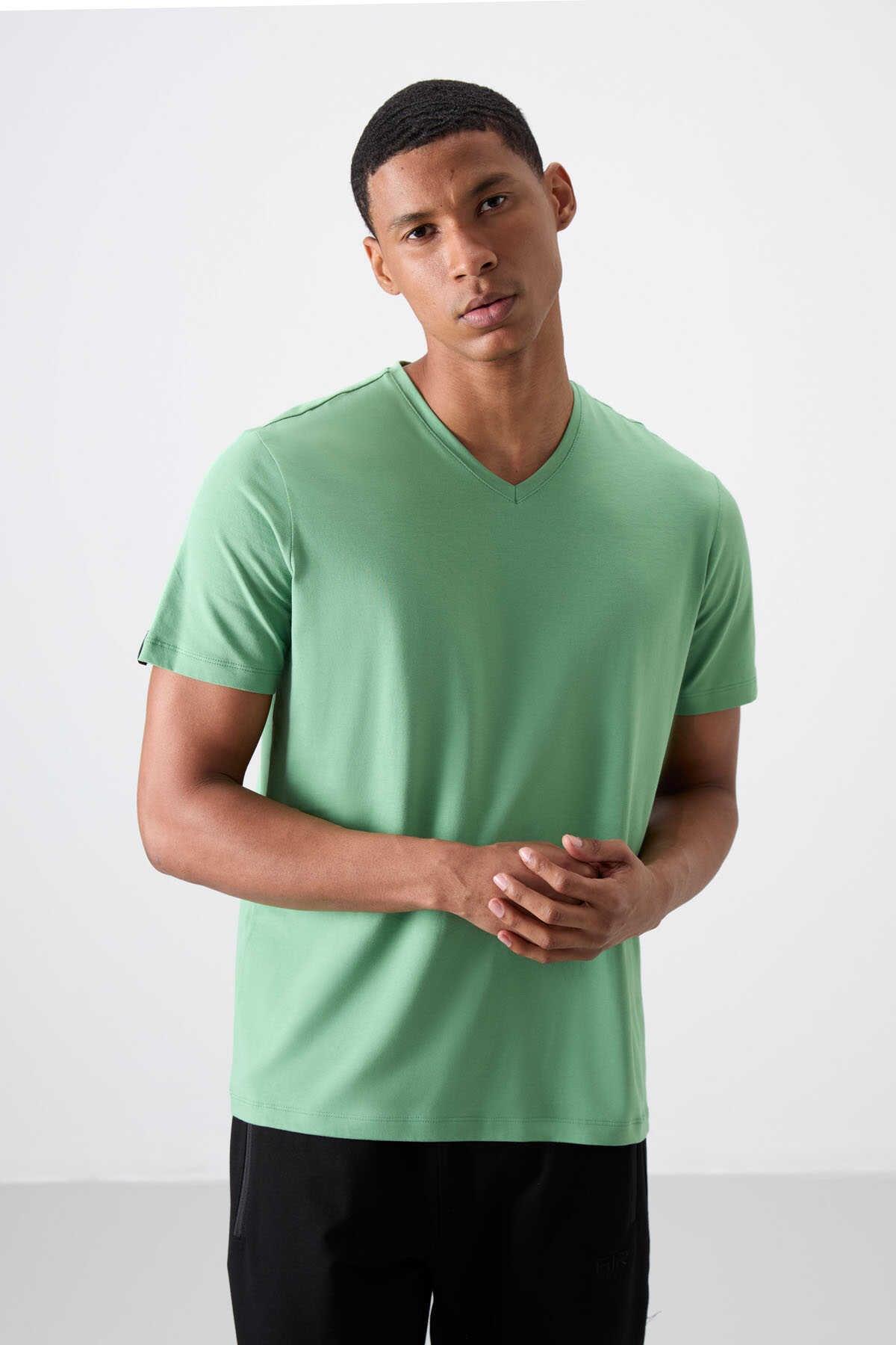 Tommylife Toptan V Yaka Standart Kalıp Basic Erkek T-Shirt 87912 Pastel Yeşil