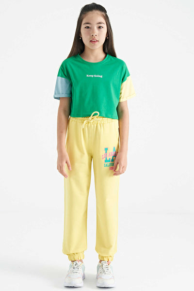 Tommylife Toptan Yeşil Yazı Baskılı O Yaka Düşük Omuzlu Oversize Kız Çocuk T-Shirt - 75130