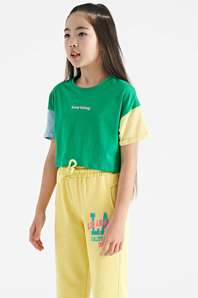 Tommylife Toptan Yeşil Yazı Baskılı O Yaka Düşük Omuzlu Oversize Kız Çocuk T-Shirt - 75130