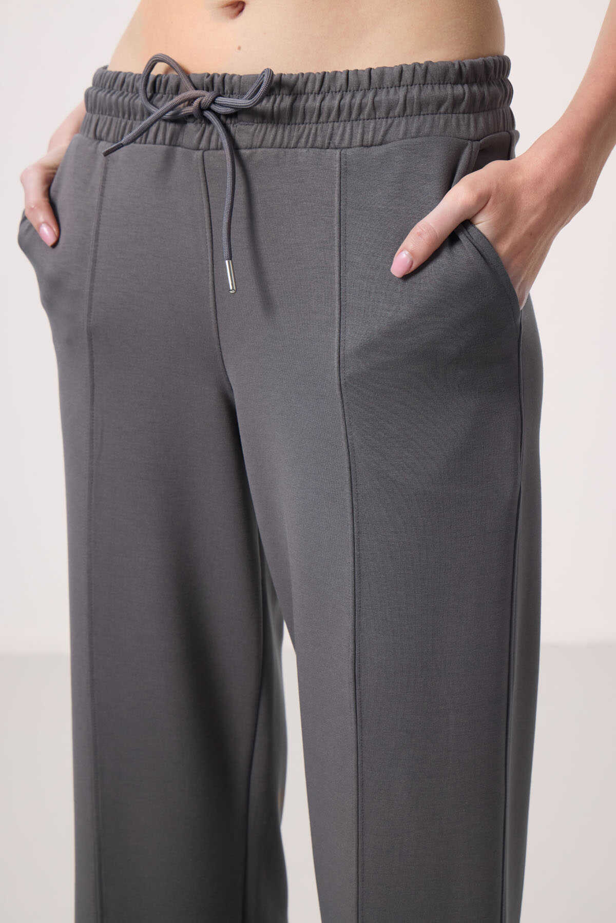 Pantaloni Palazzo Tommylife Wholesale pentru femei, cu textură moale, buzunare și cusături frontale - 94670 Gri închis