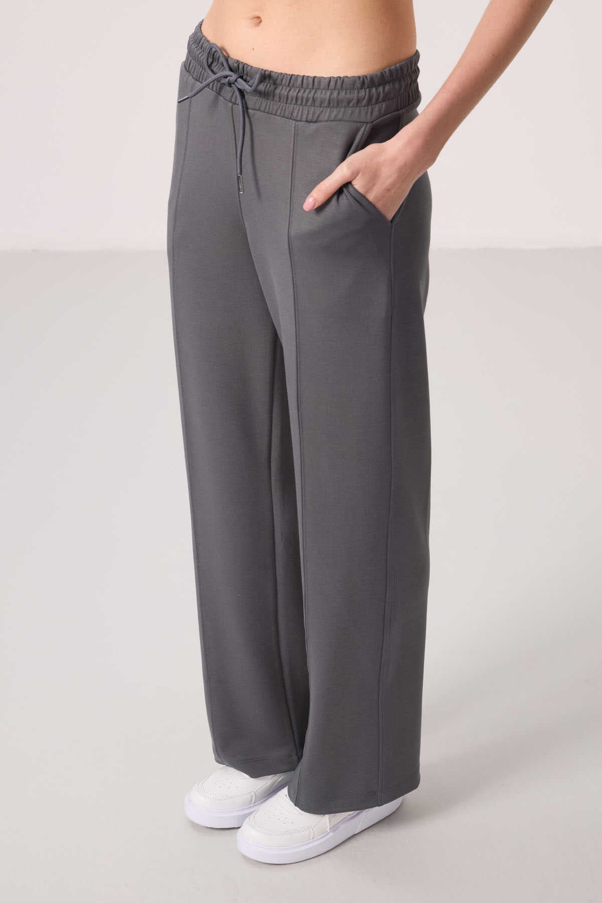 Pantaloni Palazzo Tommylife Wholesale pentru femei, cu textură moale, buzunare și cusături frontale - 94670 Gri închis