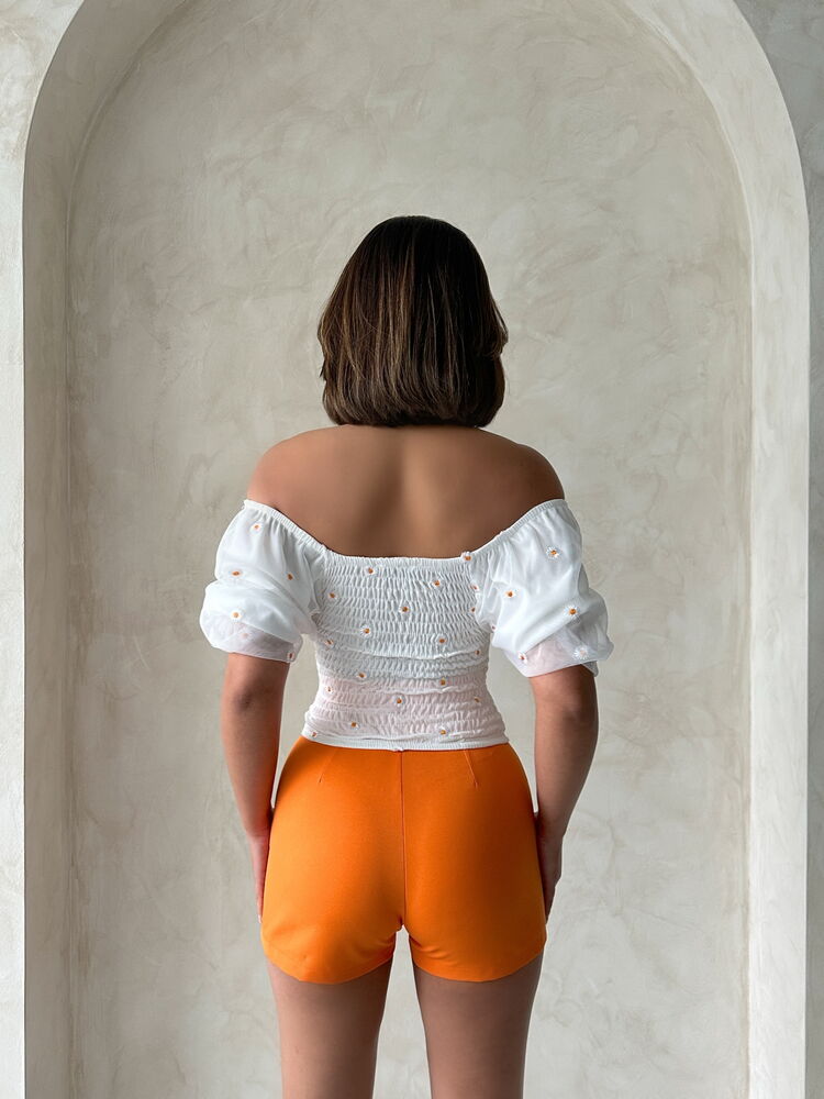 Pantaloni scurți Topshow cu nasturi decorativi portocalii, en-gros
