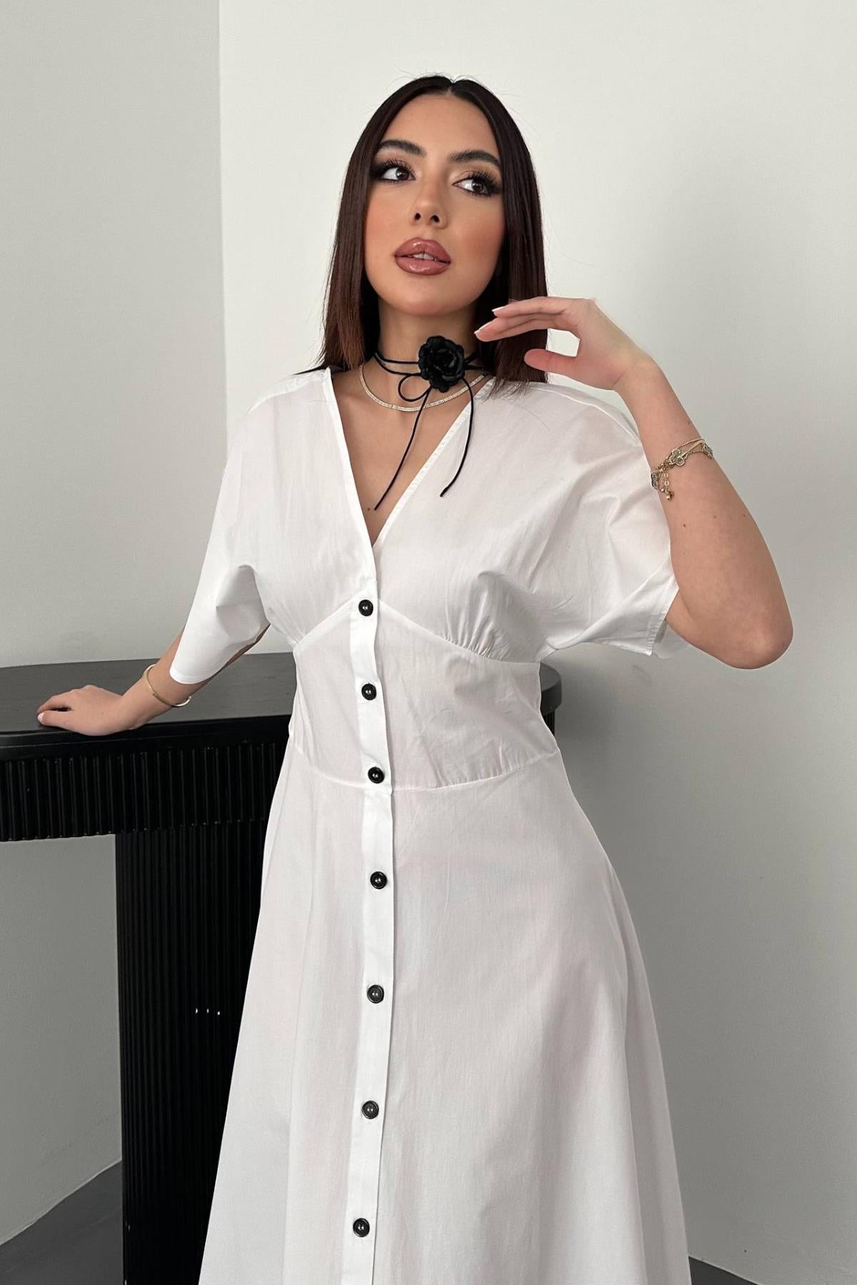Beyaz Düğmeli Midi Boy Poplin Elbise