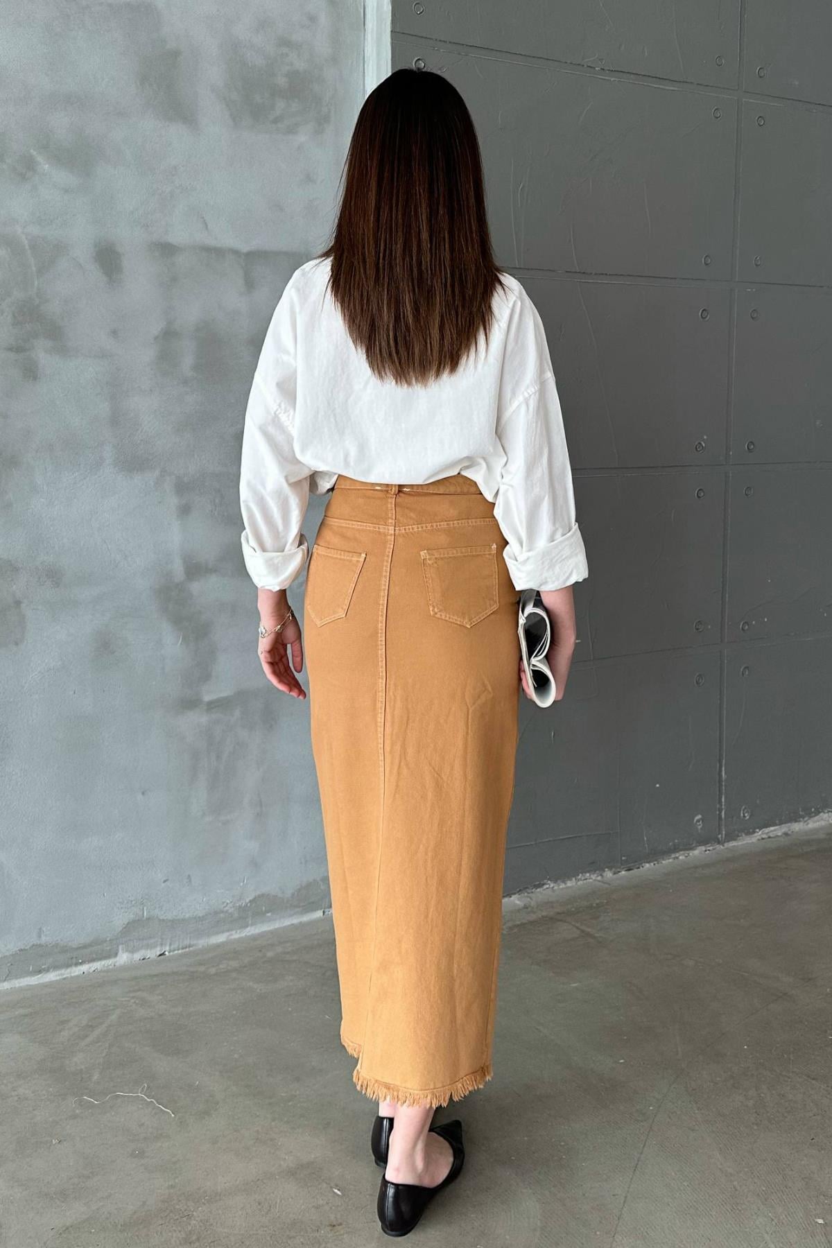 Camel Gabardin Boyamalı Püsküllü Etek