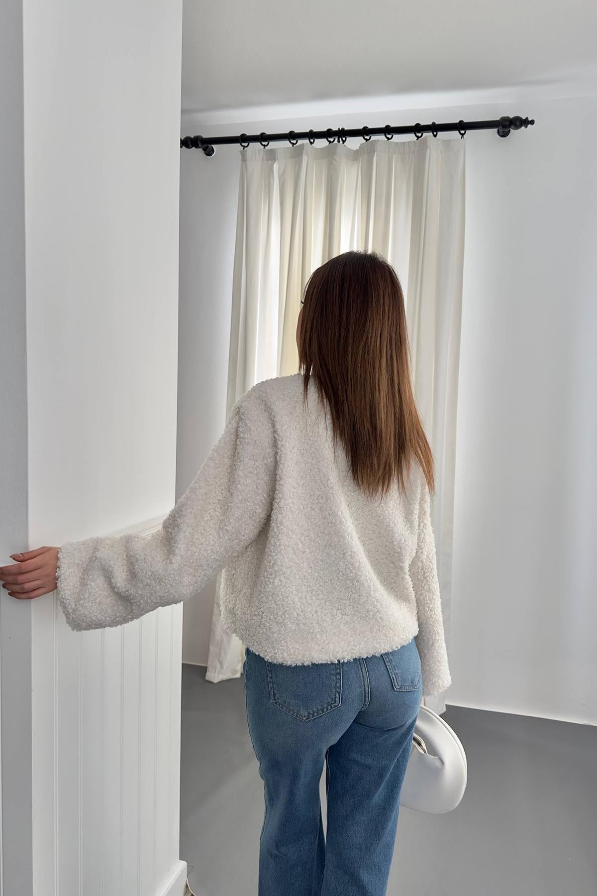 Ekru Peluş Kısa Ceket