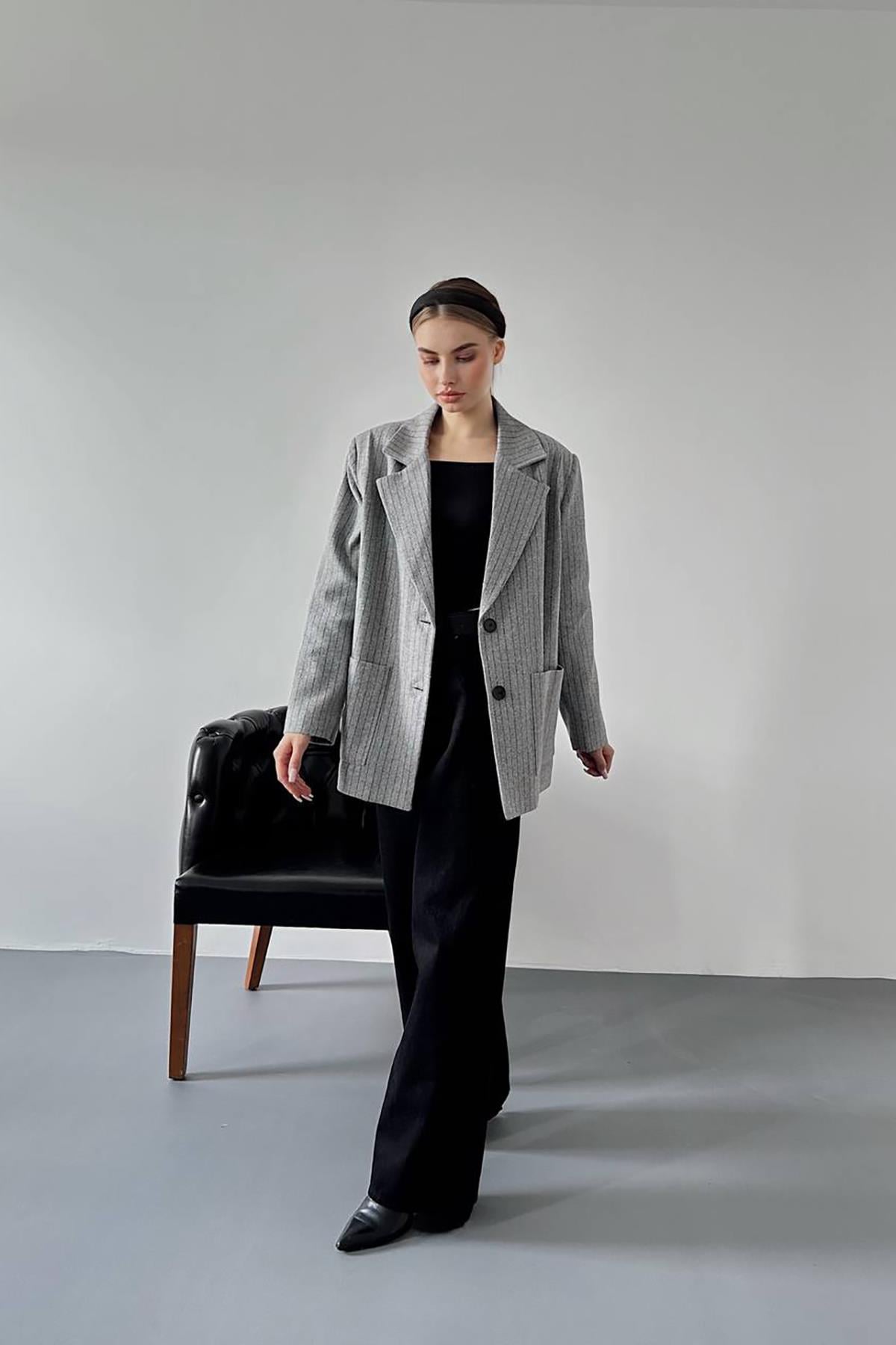 Gri Çizgili Oversize Ceket