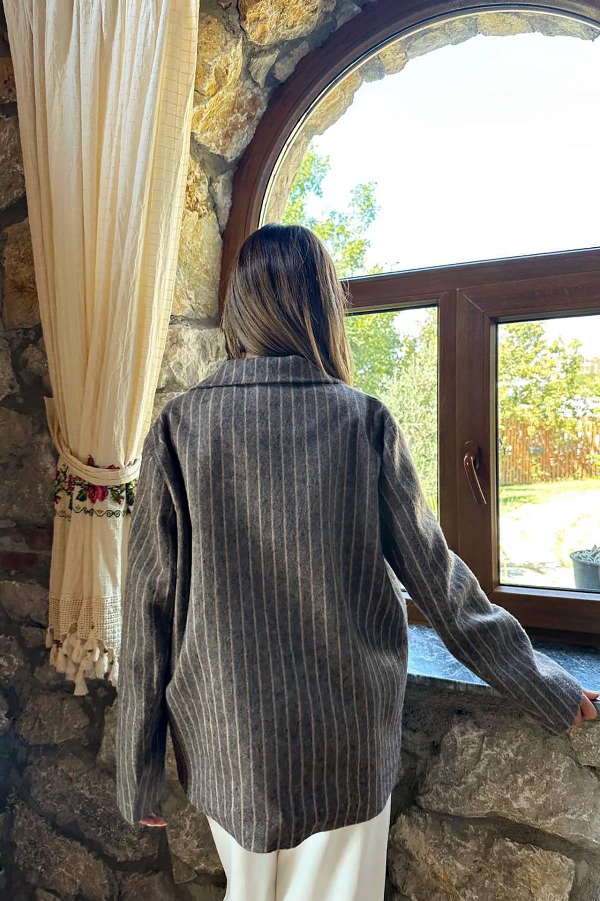 Kahverengi Çizgili Yün Ceket