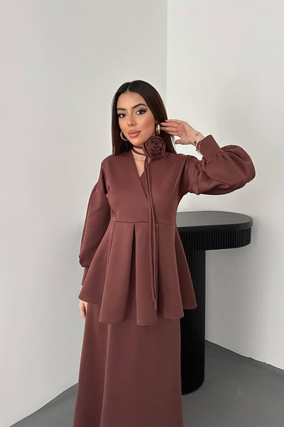 Kahverengi Gül Detaylı Takım