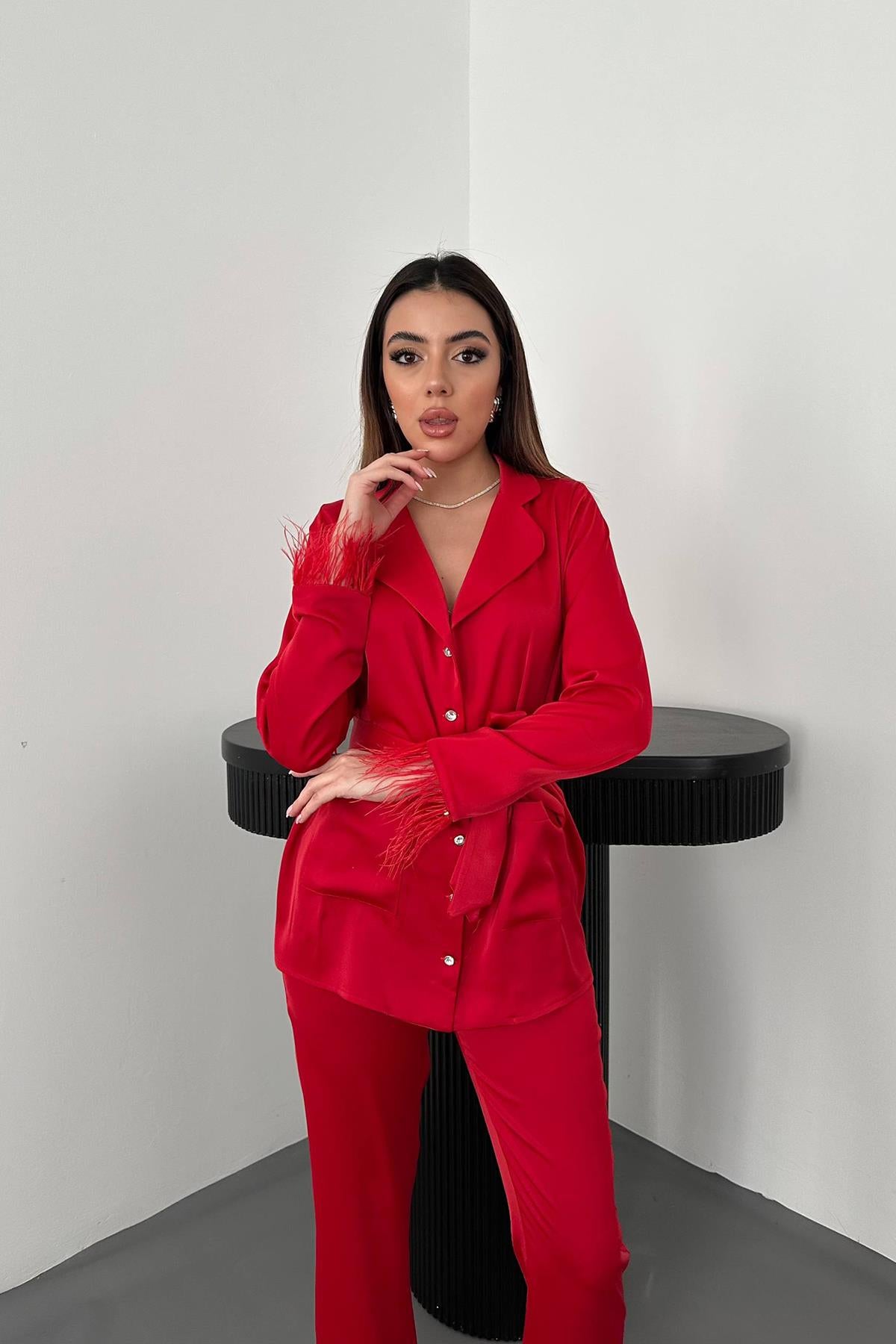 Kırmızı Püsküllü Saten İkili Takım