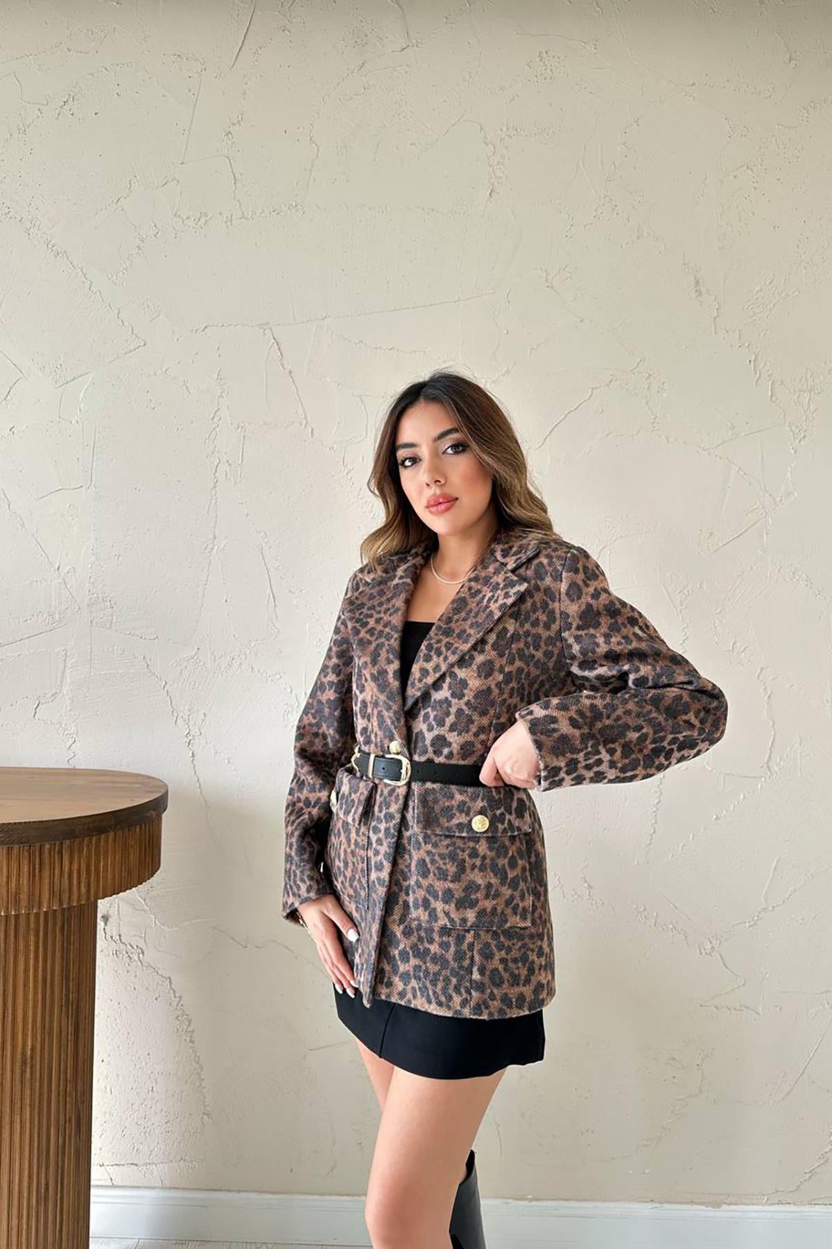 Leopar Gold Kemerli Leopar Ceket ..