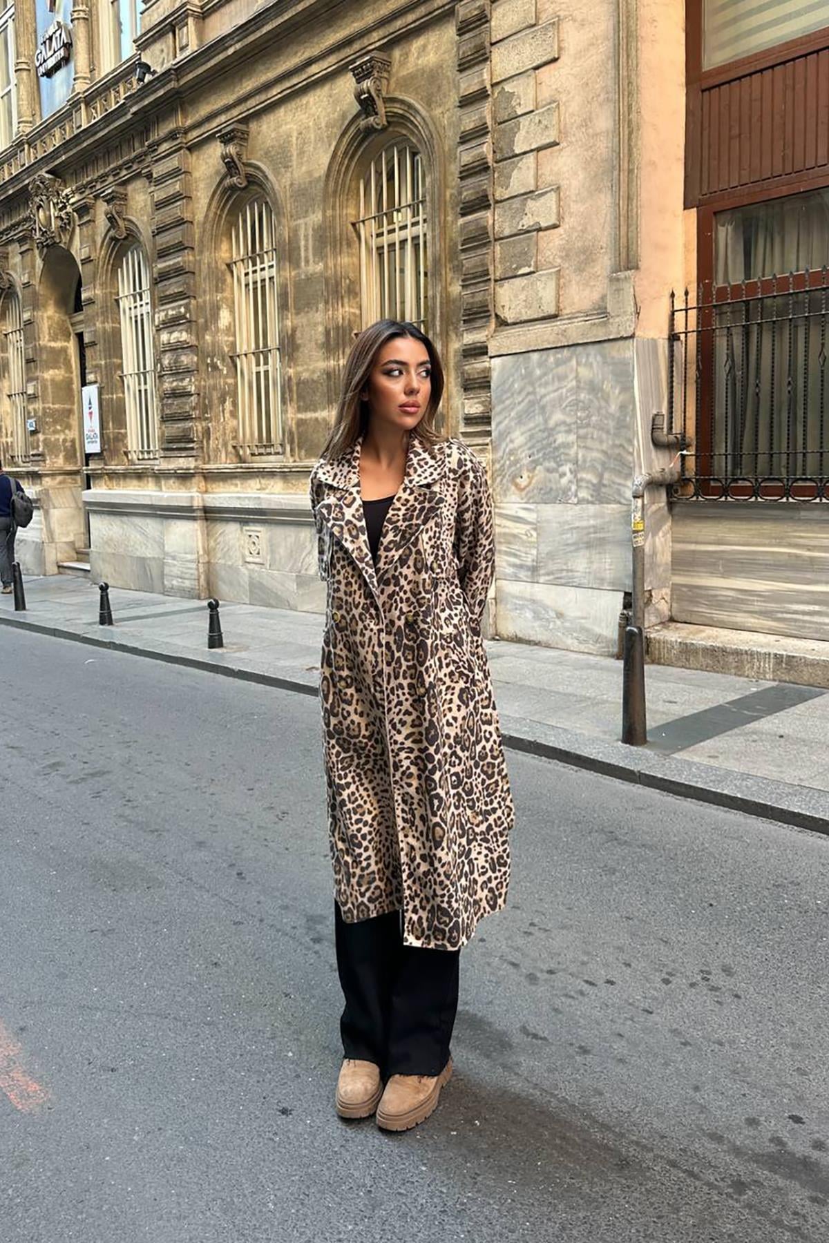 Leopar Ön Ve Arkası Pelerinli Kaban