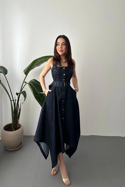 Rochie albastră din denim cu tiv asimetric