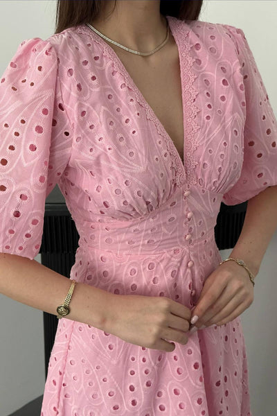 Pembe Büzgü Detaylı Dantelli Brode Elbise