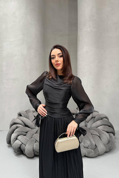 Siyah Büzgü Detaylı Manşeti Kuşaklı Elbise