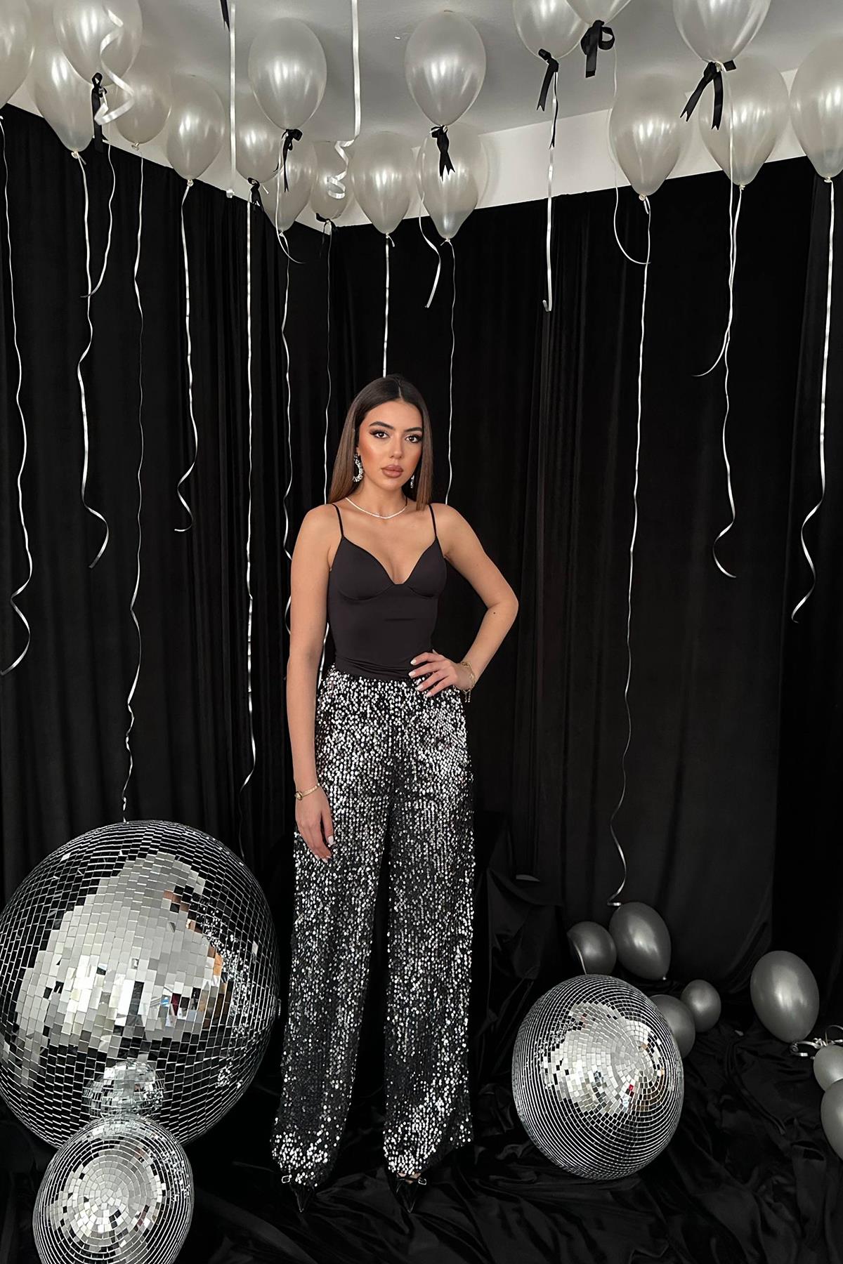 Siyah Gümüş Beli Lastikli Pullu Pantolon