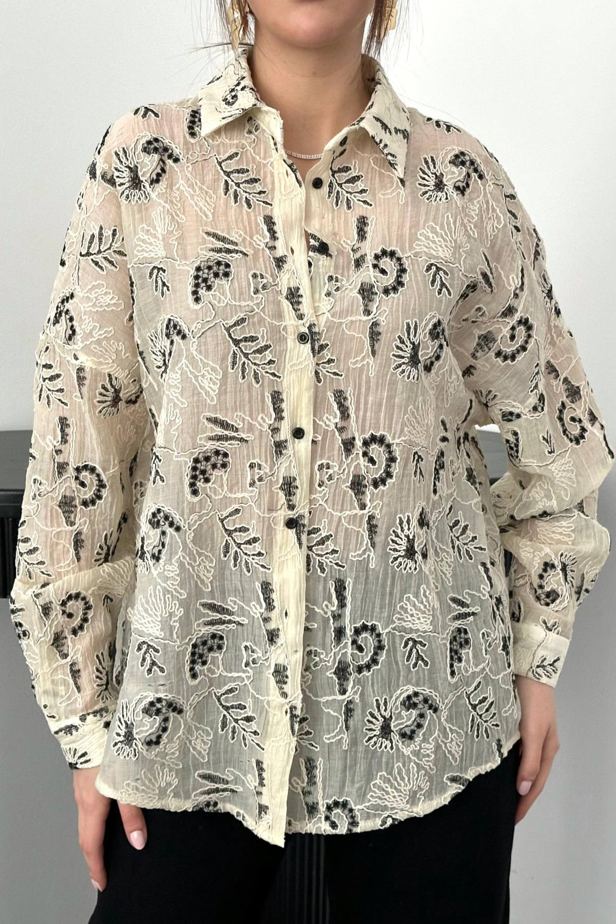 Siyah İşlemeli Oversize Gömlek