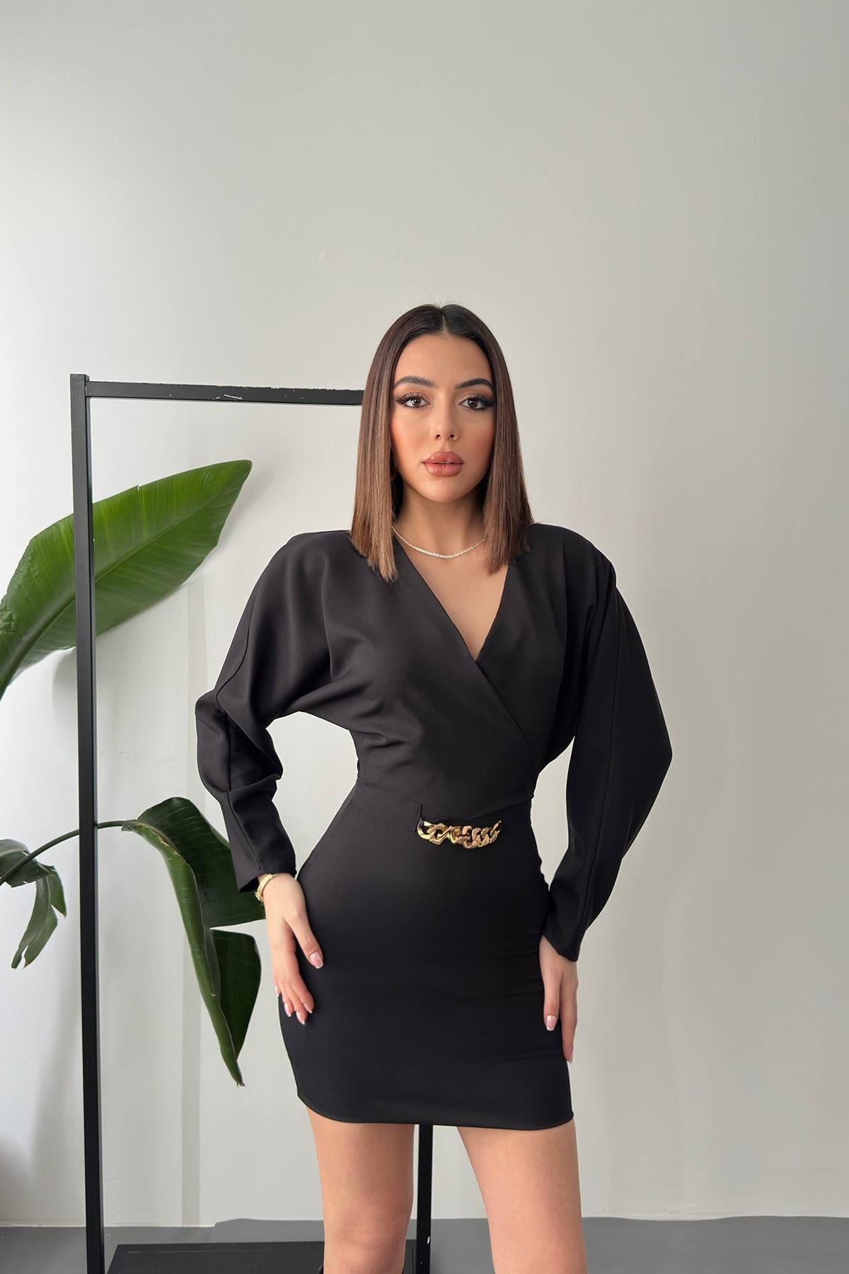 Siyah Zincir Detaylı Elbise