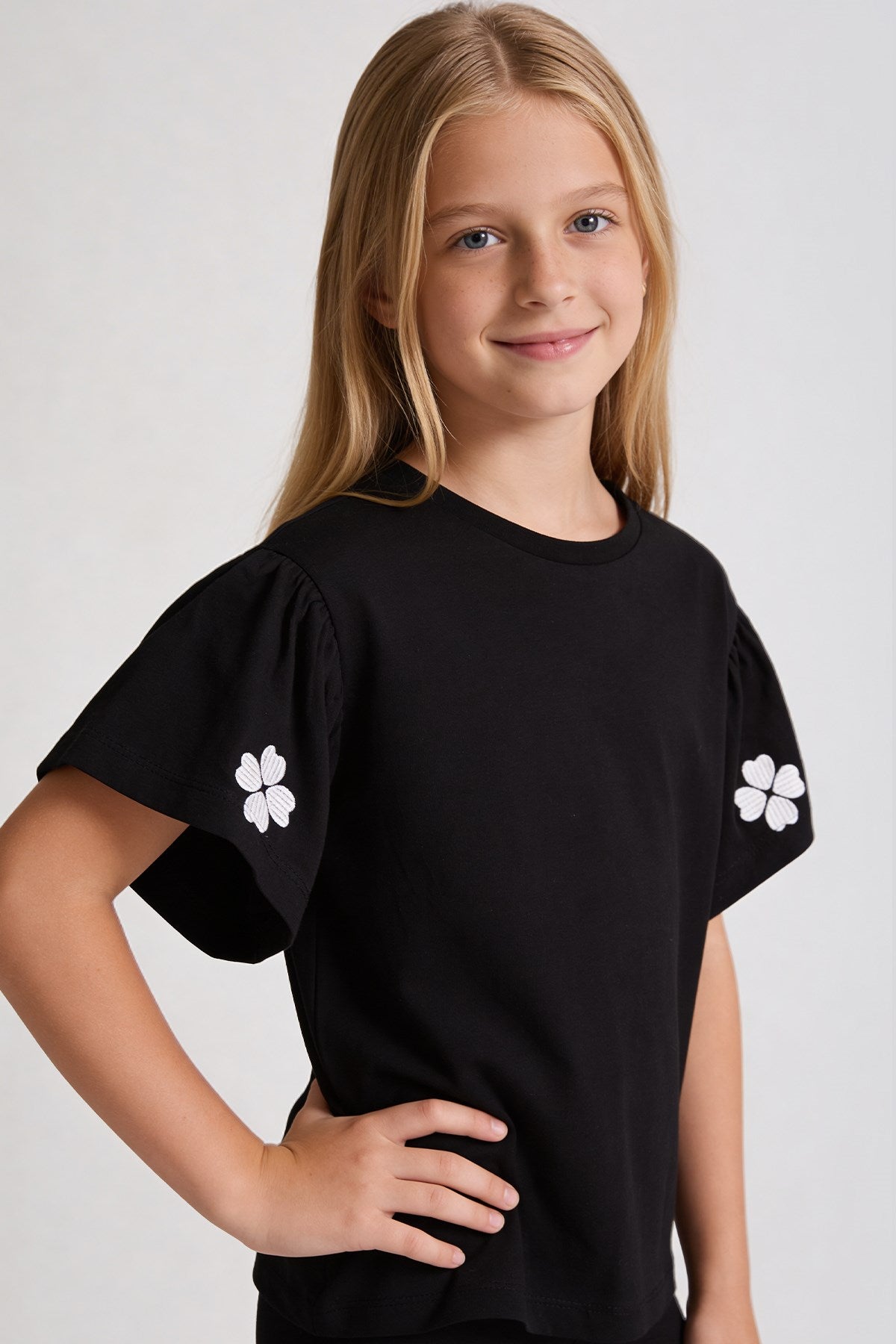 Tuffy Tricou Fete Detalii Floare Trifoi-2356 - Negru