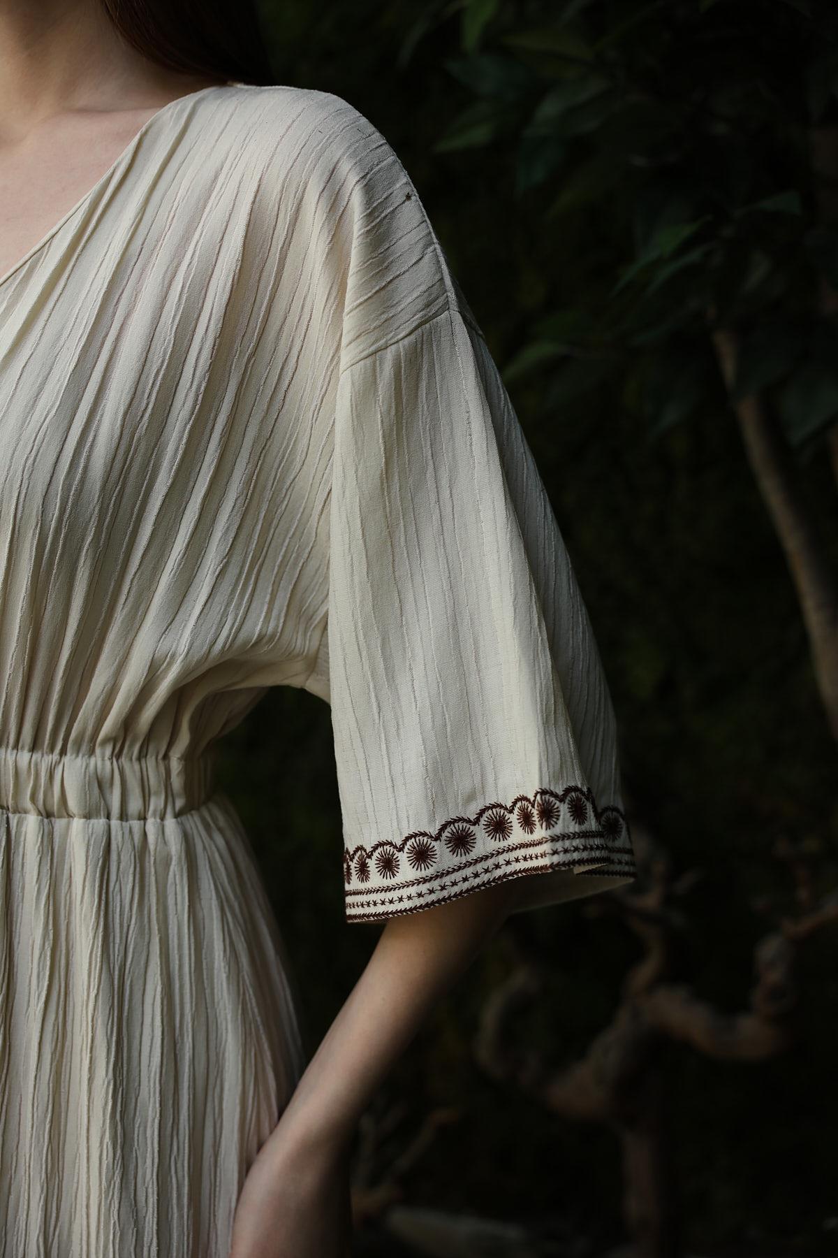 Rochie cu Broderie Maneci Si Fusta - Piatra