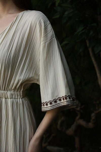 Rochie cu Broderie Maneci Si Fusta - Piatra