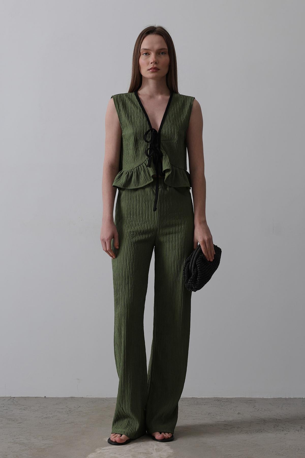 Set Tricot cu Volane și Legare Față - Cachi