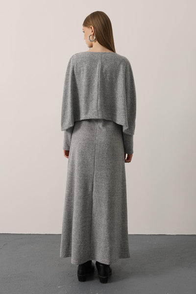 ROCHIE PUFATĂ CU PELERINĂ ȘI MÂNECI LUNGI - Gri