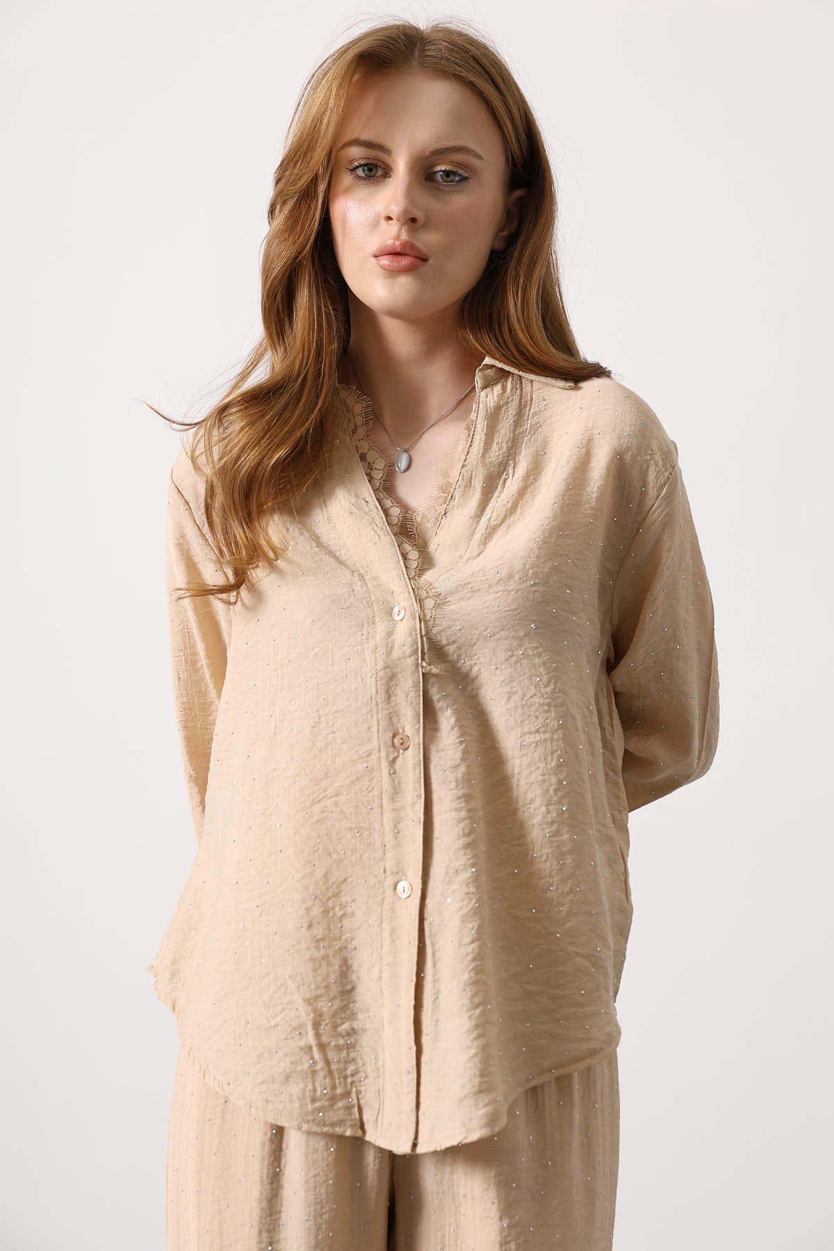 BLUZA CU GULER DANTELAT CU VOLANE - Bej
