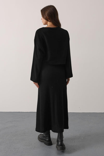 COSTUM CU BLUZA CU MÂNECI LUNGI ȘI FUSTĂ - Negru
