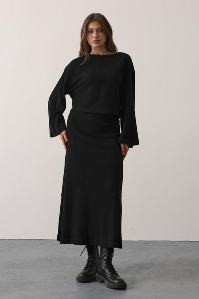 COSTUM CU BLUZA CU MÂNECI LUNGI ȘI FUSTĂ - Negru