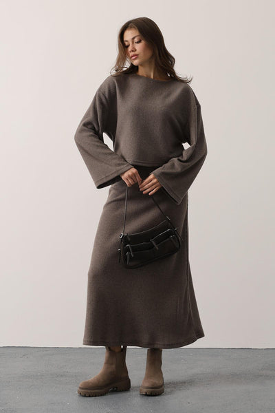 COSTUM CU BLUZA CU MÂNECI LUNGI ȘI FUSTĂ - Vizon