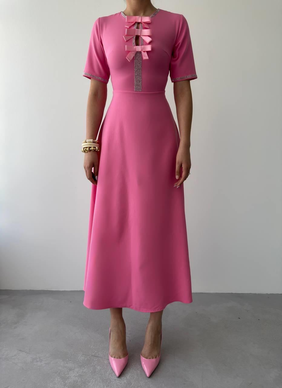 Rochie Wera cu fundă și pietre decorative