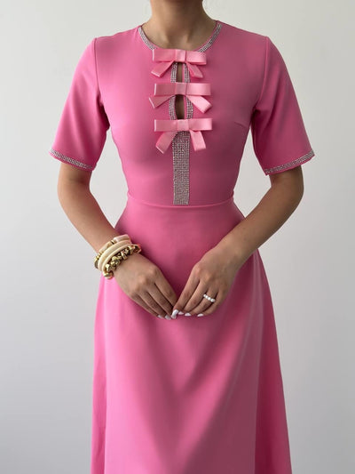 Rochie Wera cu fundă și pietre decorative