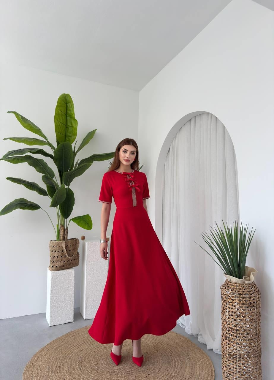 Wera Taşlı Fiyonk Detaylı Elbise