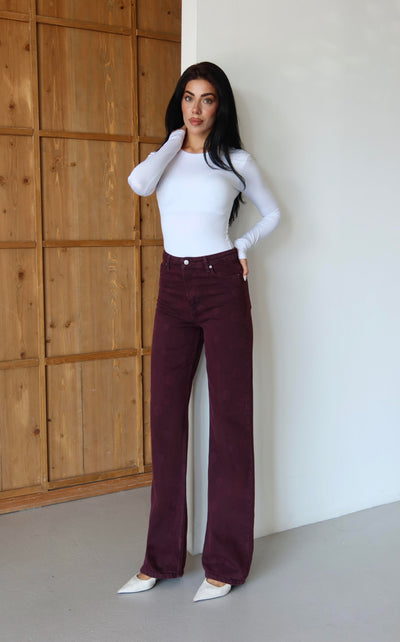 Blugi vișini cu talie înaltă, croială largă, model floral