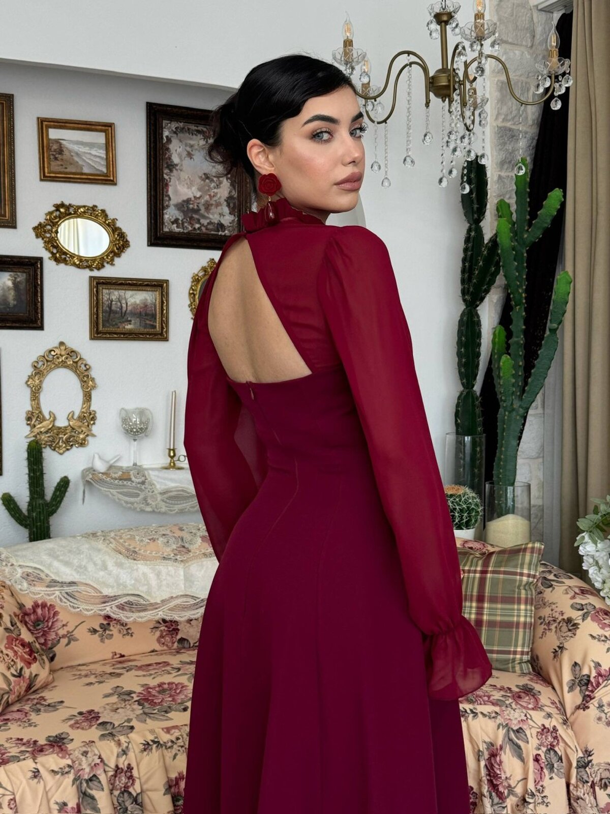 Rochie cu detalii cape Woman