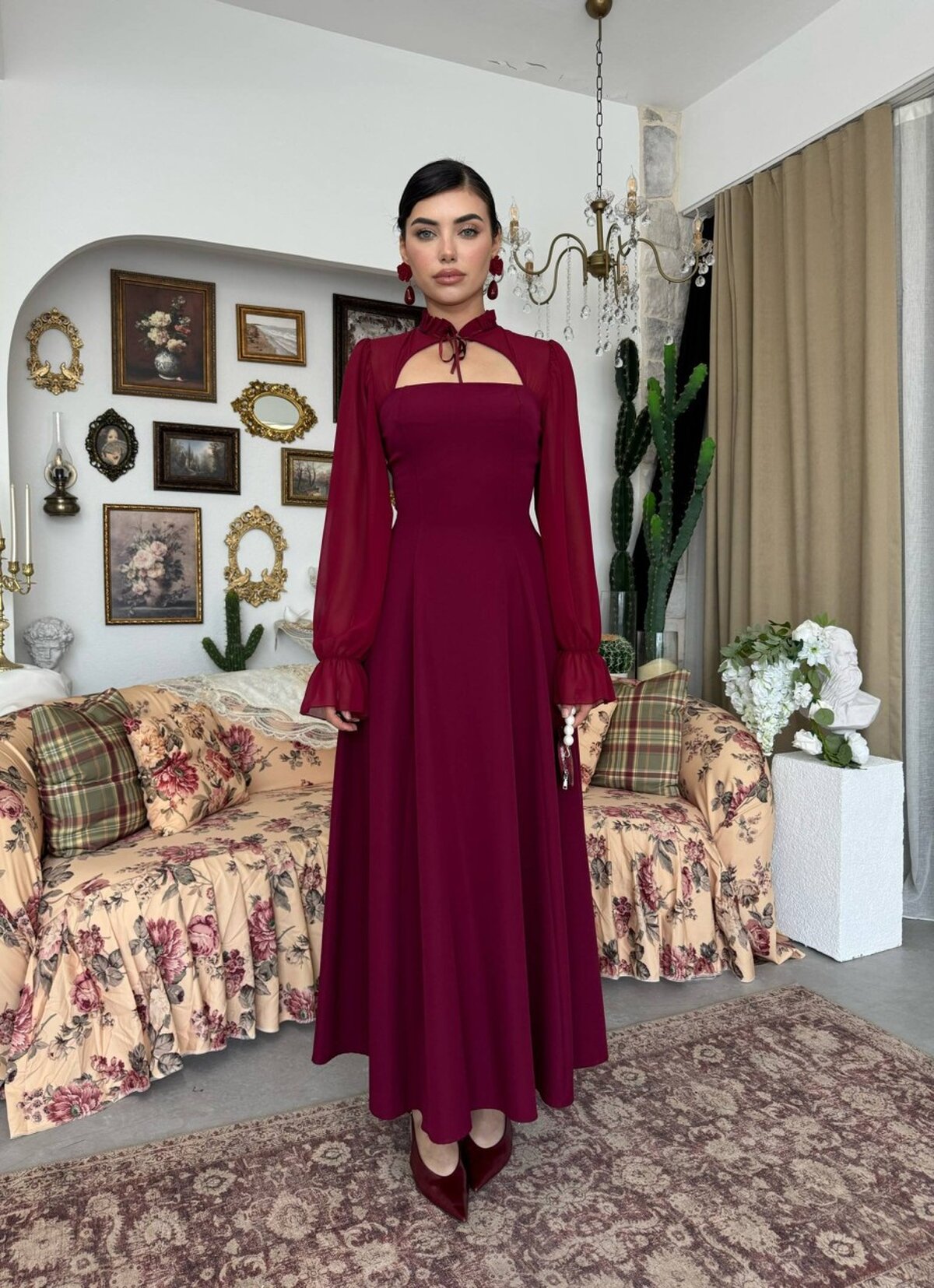 Rochie cu detalii cape Woman
