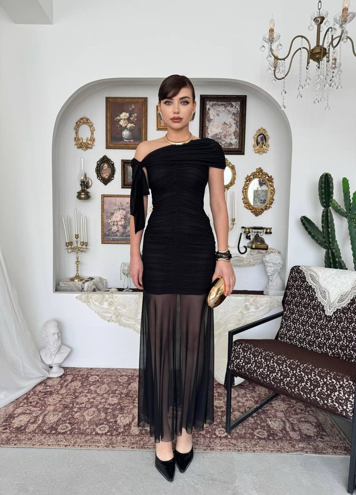 Rochie cu detalii petrecute pe umăr Yenel